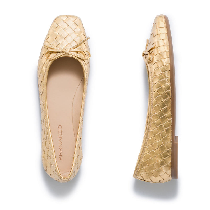 Bailarinas Bernardo Gwynn Woven Feminino Douradas | MYL6854XT